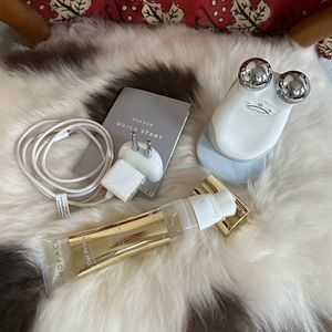 NūFACE microcurrent facial tool